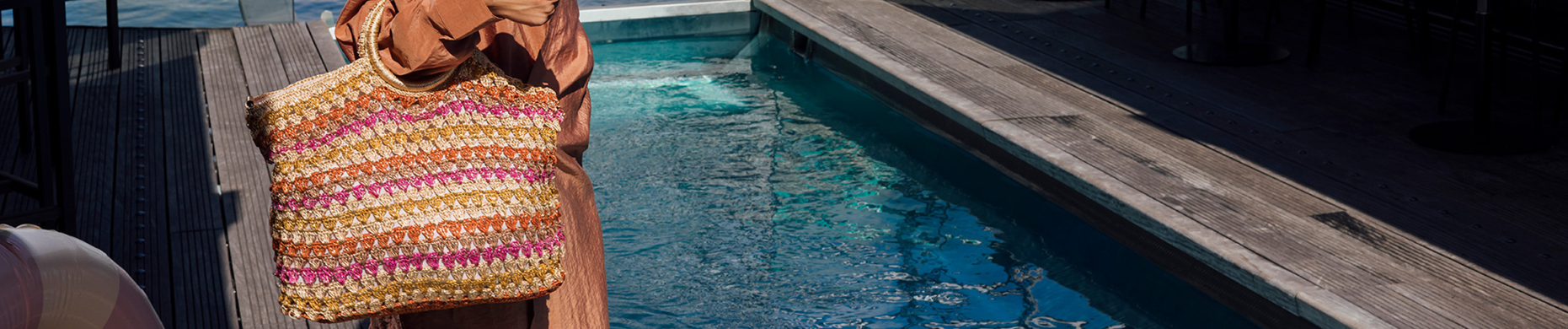 Le sac en paille : l’incontournable des looks d’été en ville et en vacances