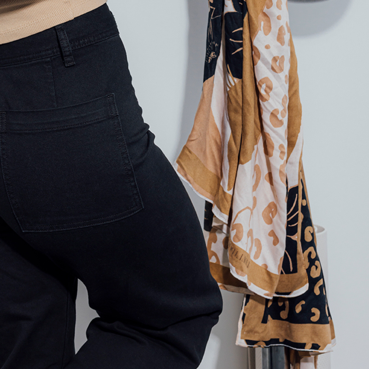 Foulard rectangulaire camel Rosabella