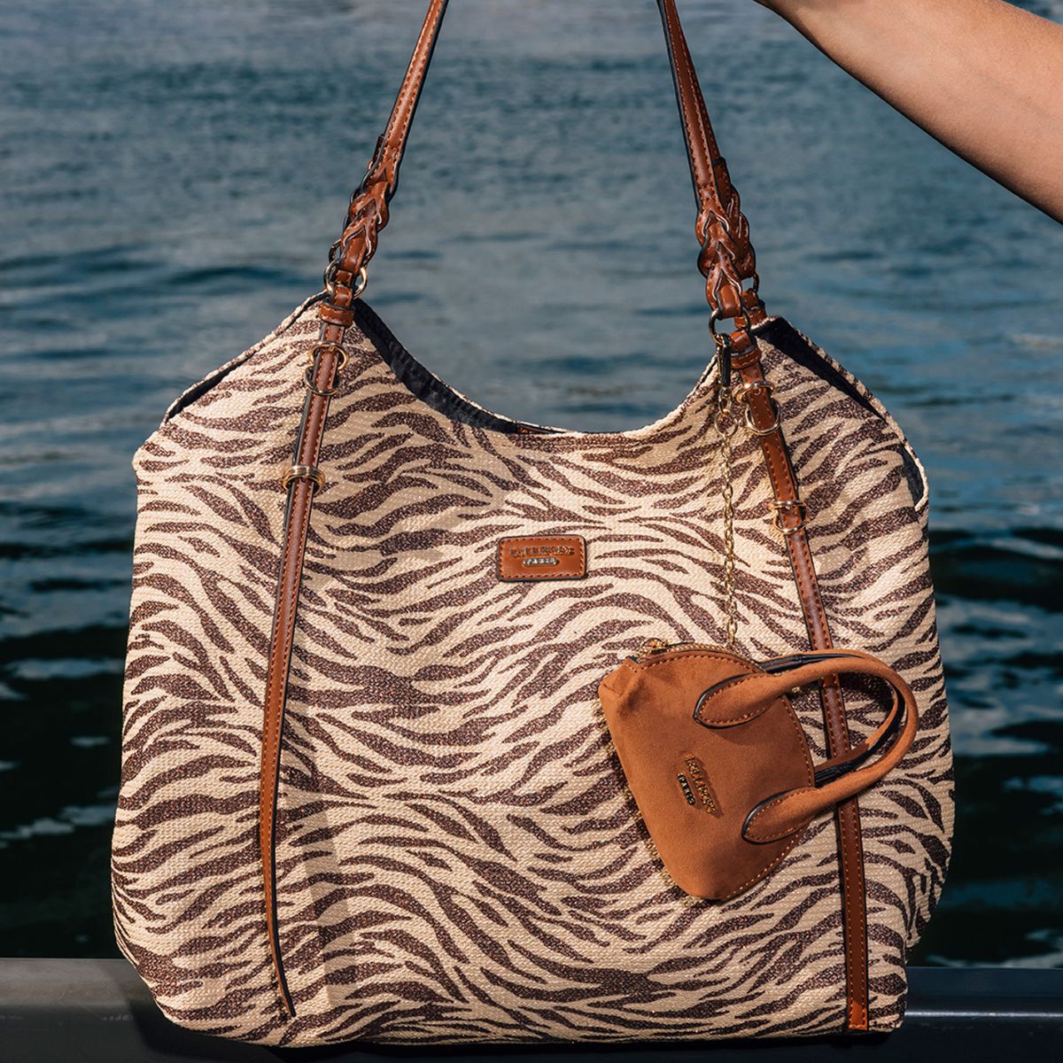 Porte-clés sac camel Sivena