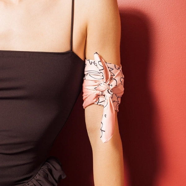 Foulard carré rose Thelma Lollipops x RoseUp