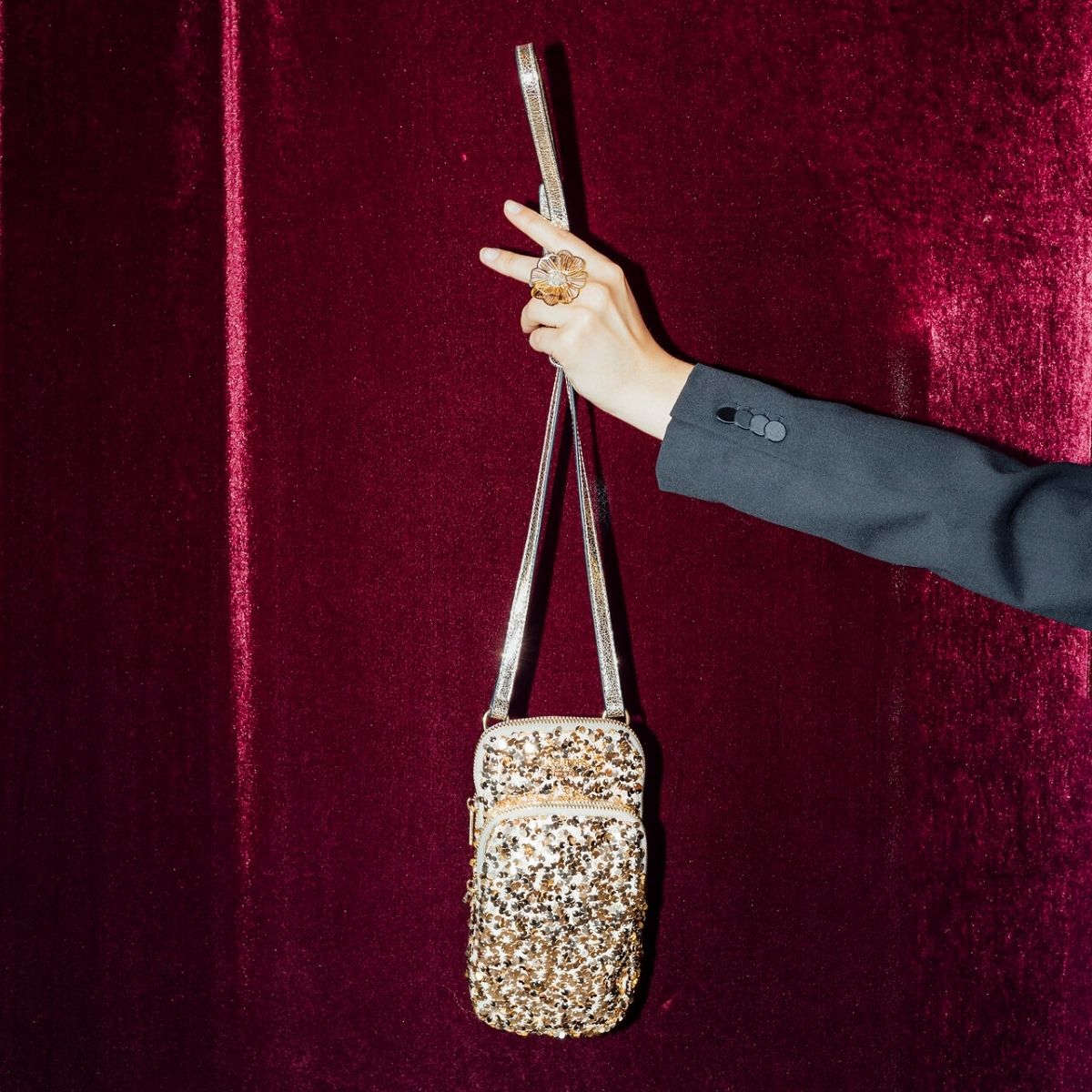 Pochette de téléphone dorée Omachi